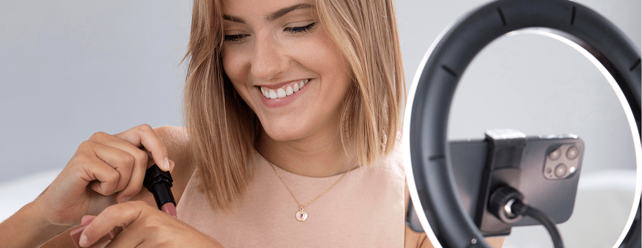 How to Create a Glam Makeup Look at Home